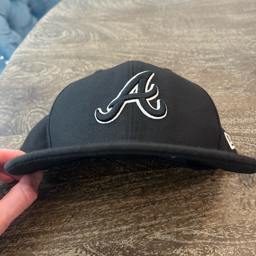 Atlanta Braves Black 59FIFTY Fitted Cap - Picture 2 of 7